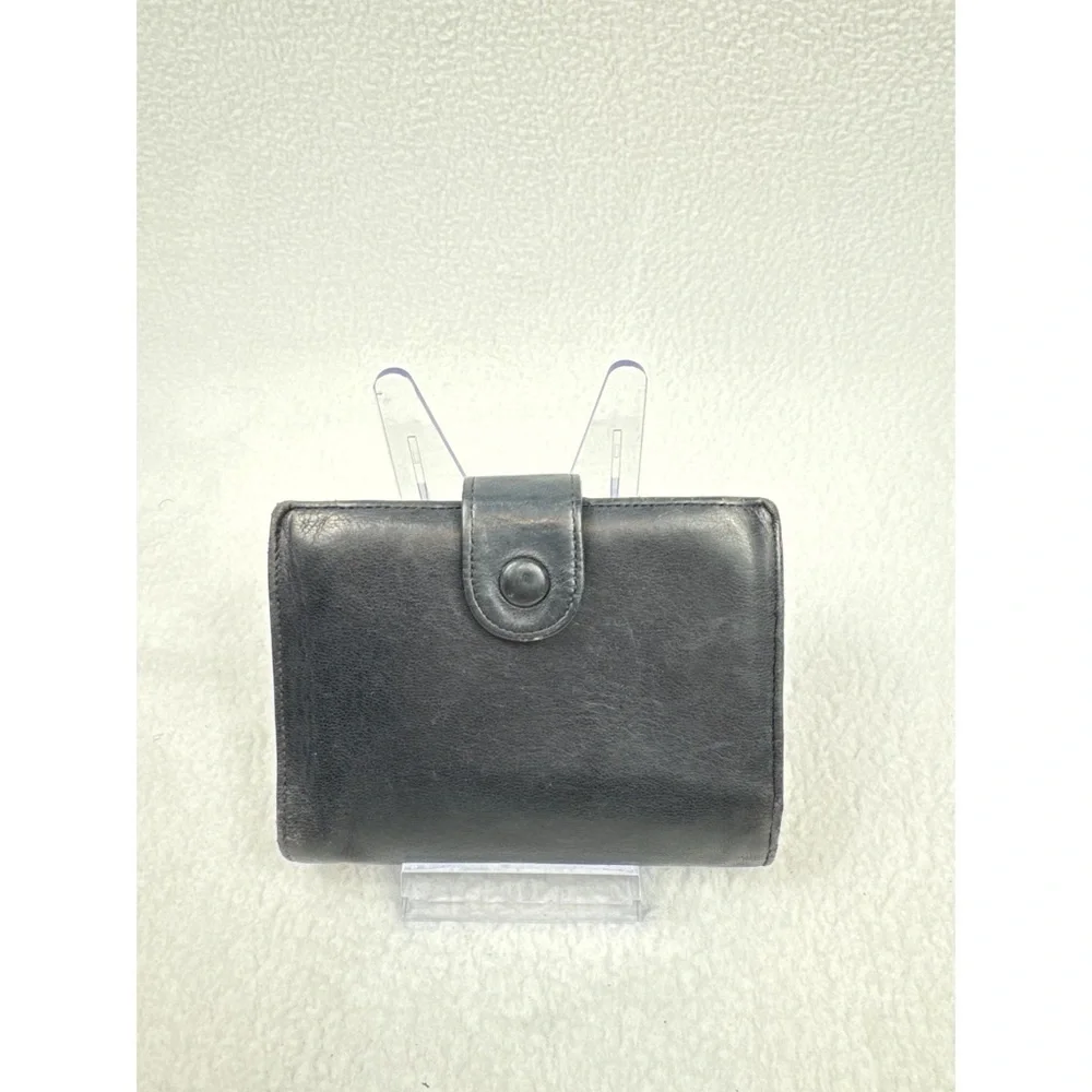 Chanel Lambskin Bi Fold Wallet in Navy - Vintage Luxury - Picture 3 of 7